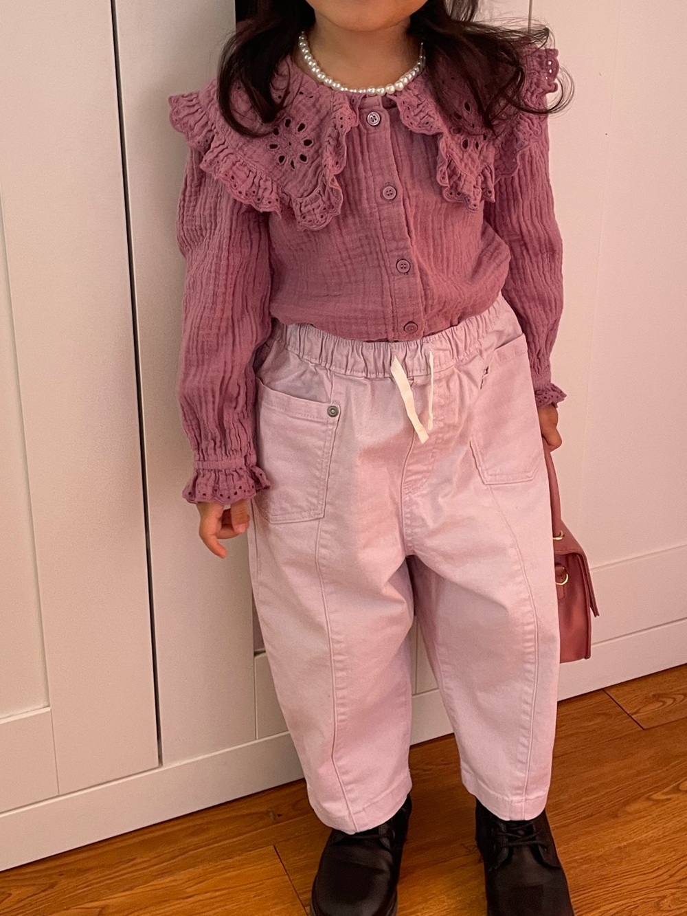 OshKosh B'gosh drawstring barrel pants.
NWOT
Size 3T